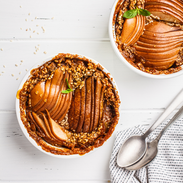 Baked oats with pear and cinnamon